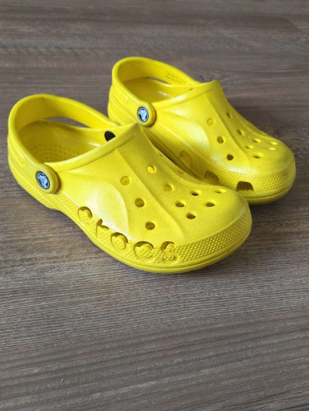 CROCS Kids Classic Clog in Bright Yellow
